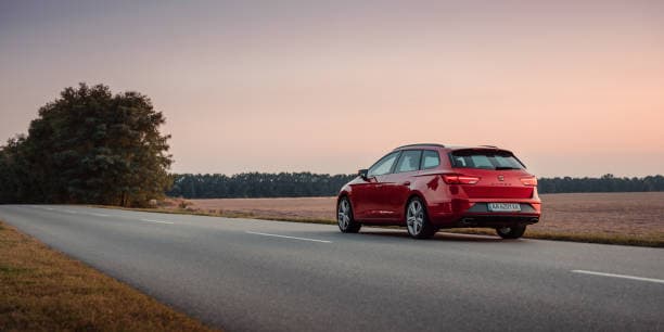  Experience the thrill of high-performance driving.